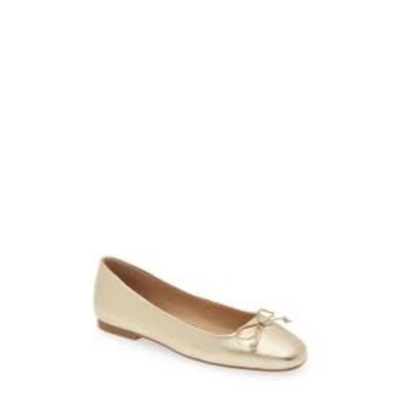 Steve Madden Eydie Flat in Gold - Picture 2 of 8